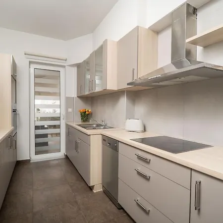 City Beach Apartment Appartement *